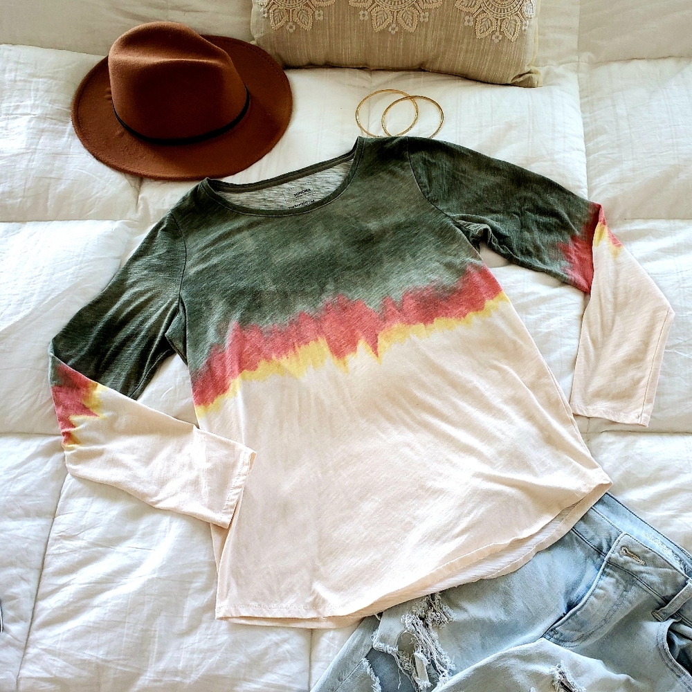 Multicolored top